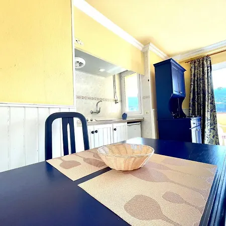 Апартаменты Apartamento Junto Al Mar, Con Balcon, En Playa Jardin Puerto De La Cruz Пуэрто-де-ла-Крус